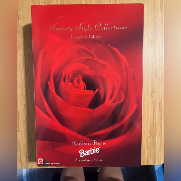 1996 Radiant Rose Collectors Barbie “Second in the Series” - Picture 2 of 2